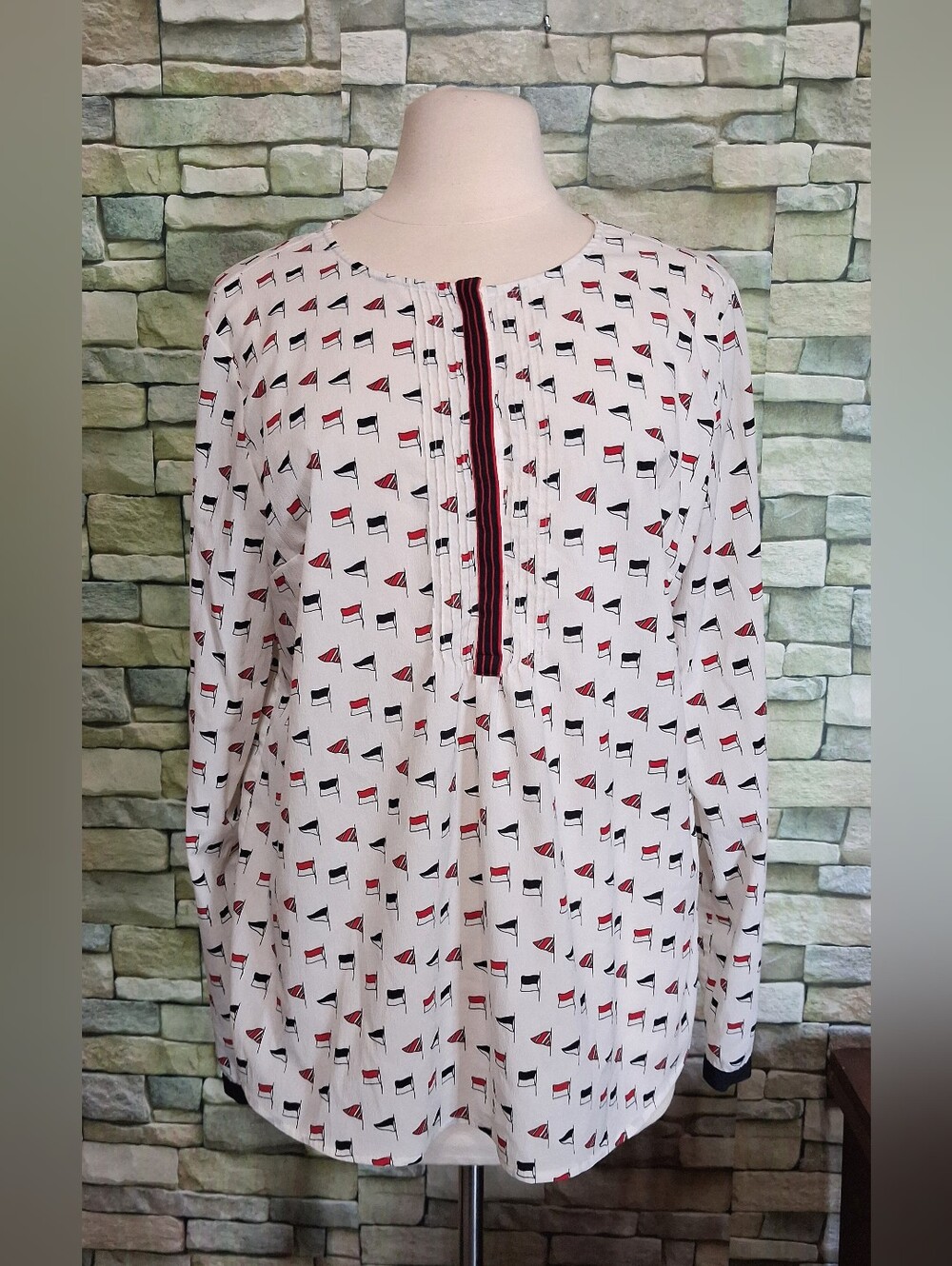Talbots Size 16 Top Nautical Flags Pintuck Pleats Long Sleeves Women’s